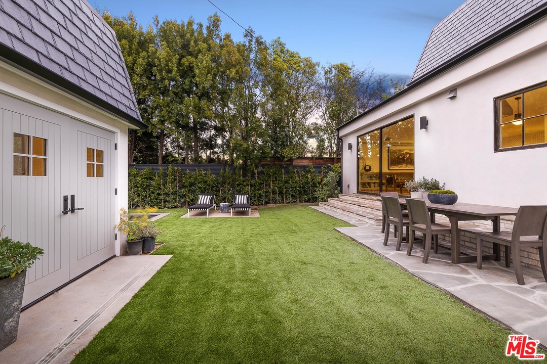 12115 Viewcrest Road Studio City, CA 91604 - Photo 40 of 44 Gallery Image 40