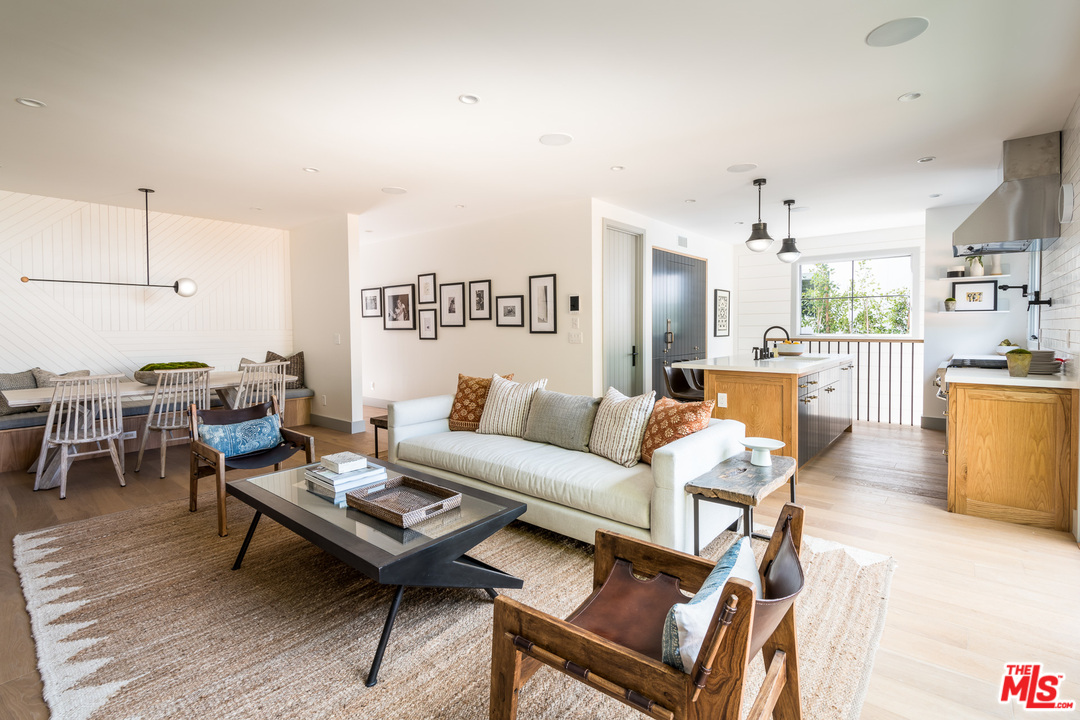 12115 Viewcrest Road Studio City, CA 91604 - Photo 5 of 44 Gallery Image 5