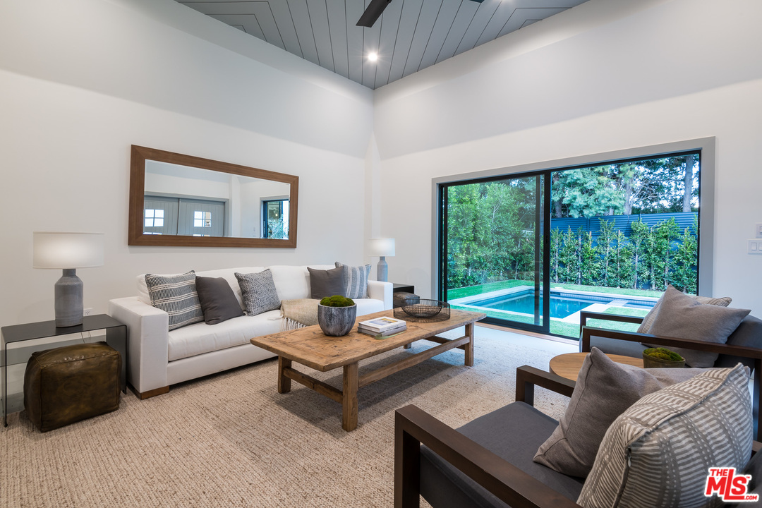 12115 Viewcrest Road Studio City, CA 91604 - Photo 42 of 44 Gallery Image 42