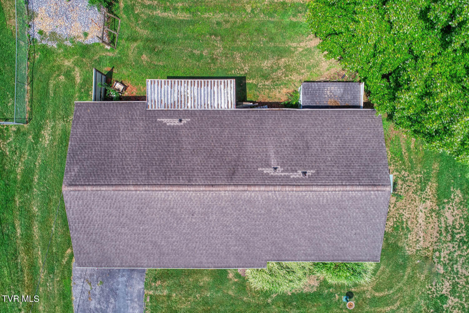 2204 Wyndale Road Johnson City, TN 37604 - Photo 10 of 51 BG. 2204 Wyndale. JC MLSa (10 of 30)