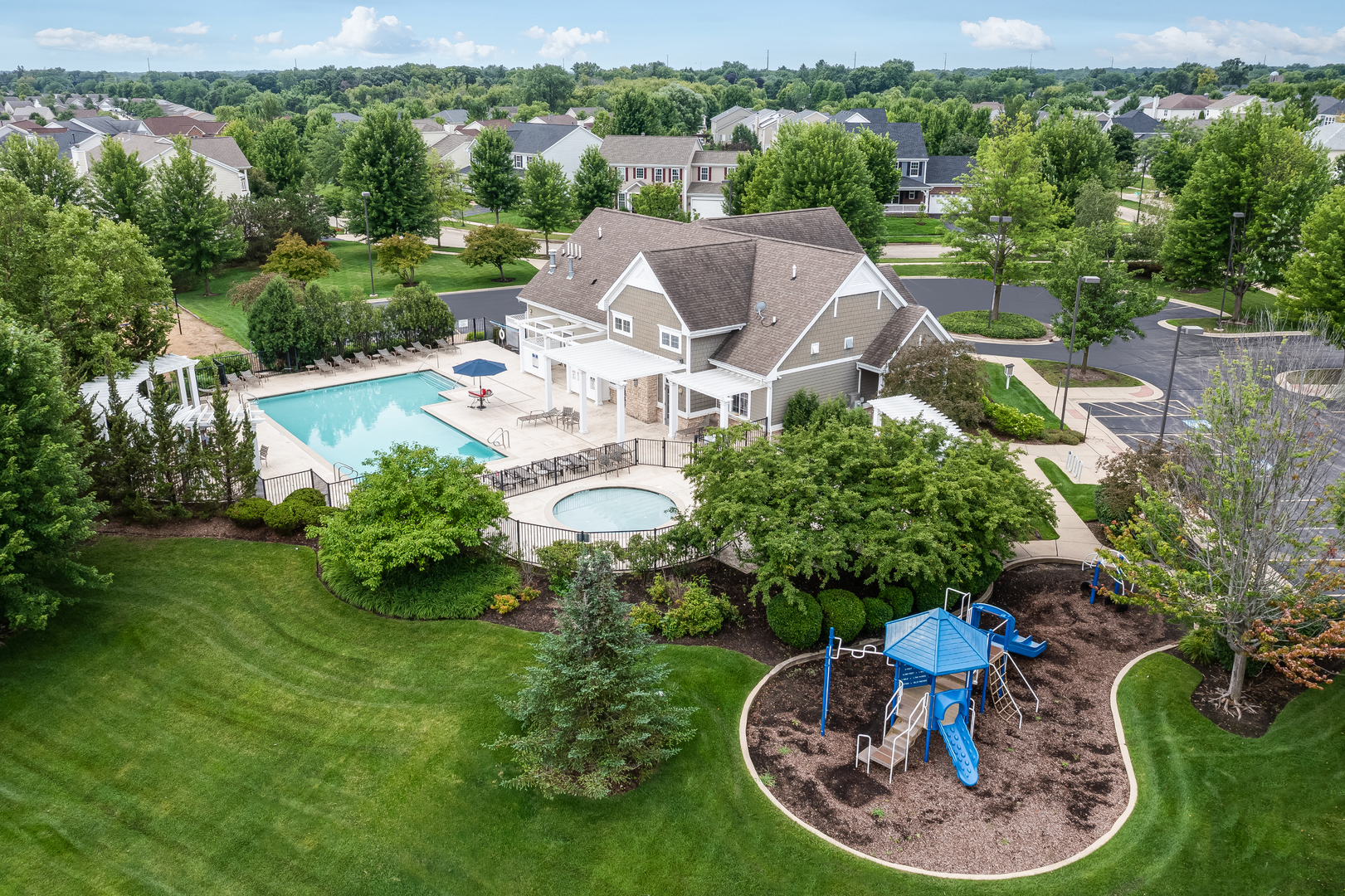 3102 Holden Street Elgin, IL 60124 - Photo 5 of 28