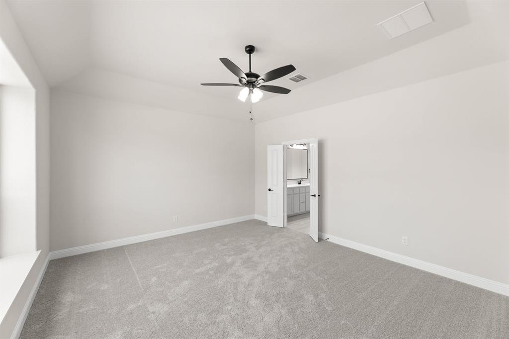 35 Magpie Street Joshua, TX 76058 - Photo 8 of 19 a view of a workspace