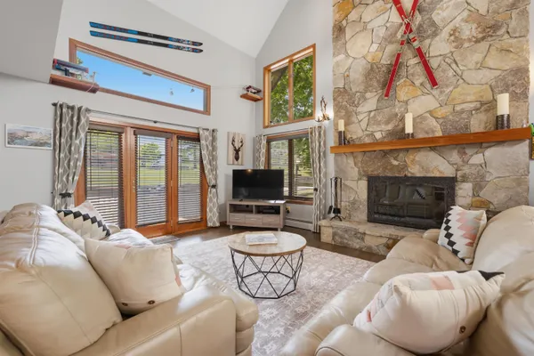 $1,050,000 | 16 Middle Ridge Road, Unit 22, Winhall, VT 05155
