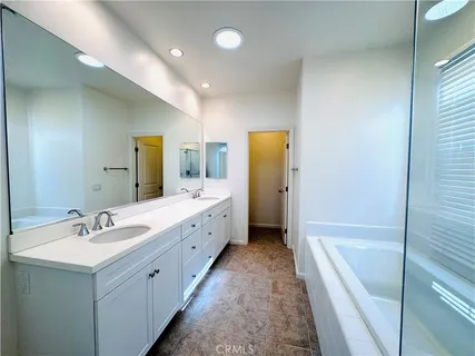 $4,900 | 50 Fairymoss, Irvine, CA 92620