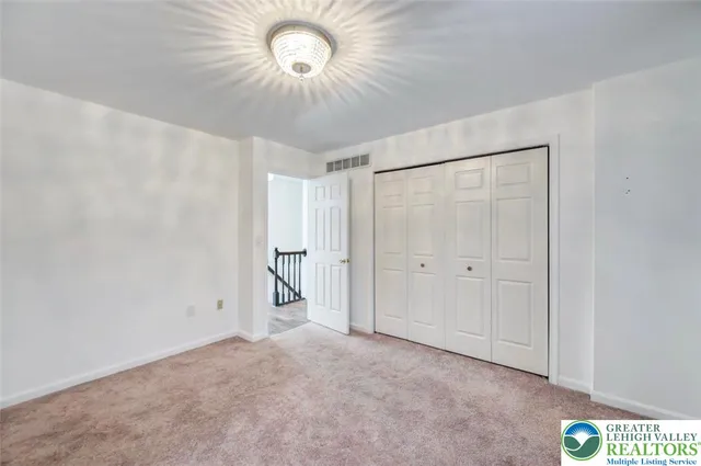 $335,000 | 205 Regent Street, Bushkill, PA 18324