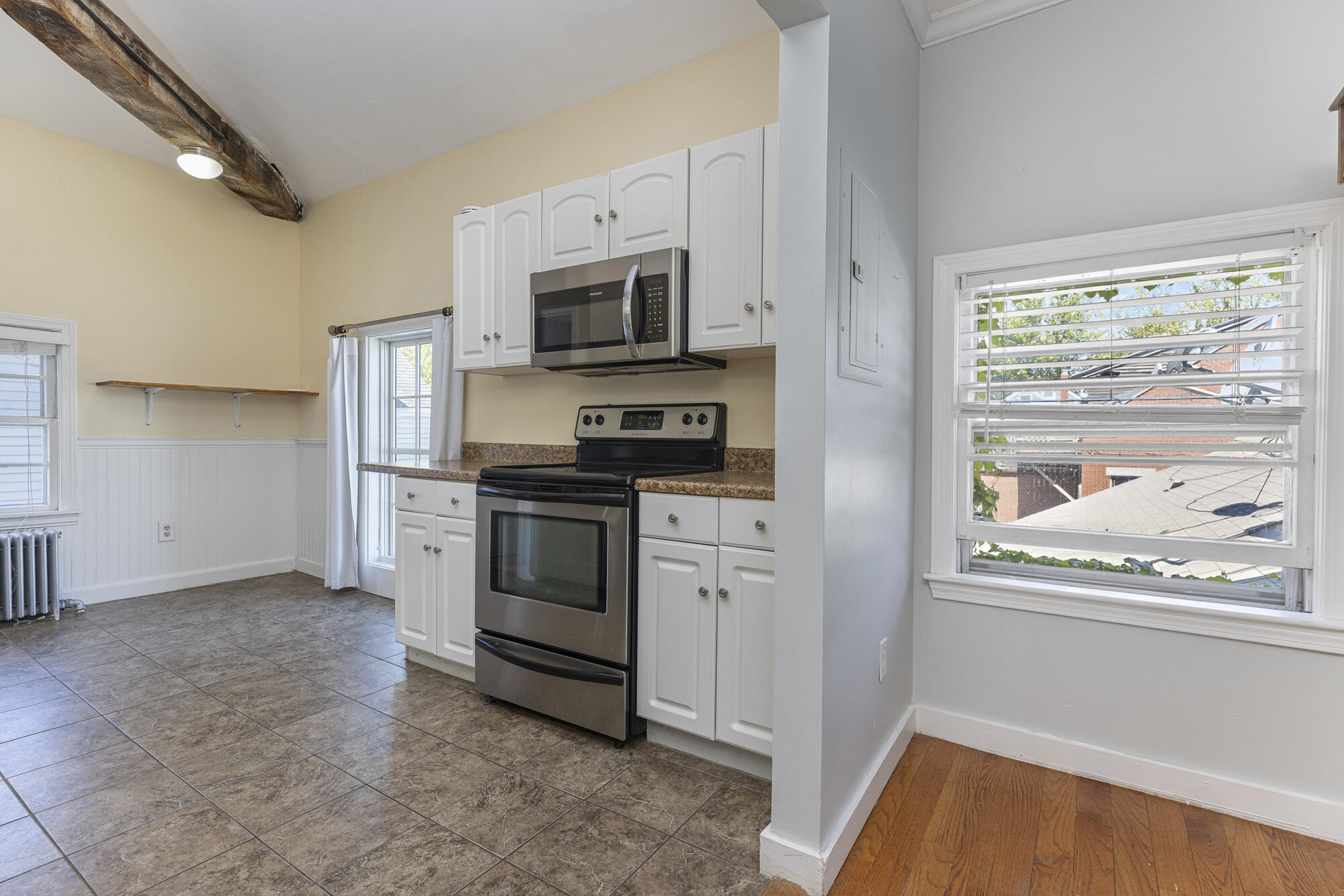 169 Danforth Street, Unit 5 Portland, ME 04102 - Photo 8 of 29 Hall/ kitchen