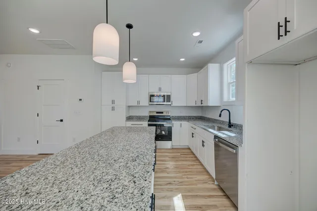 $324,900 | 201 West Williams Street, Burgaw, NC 28425