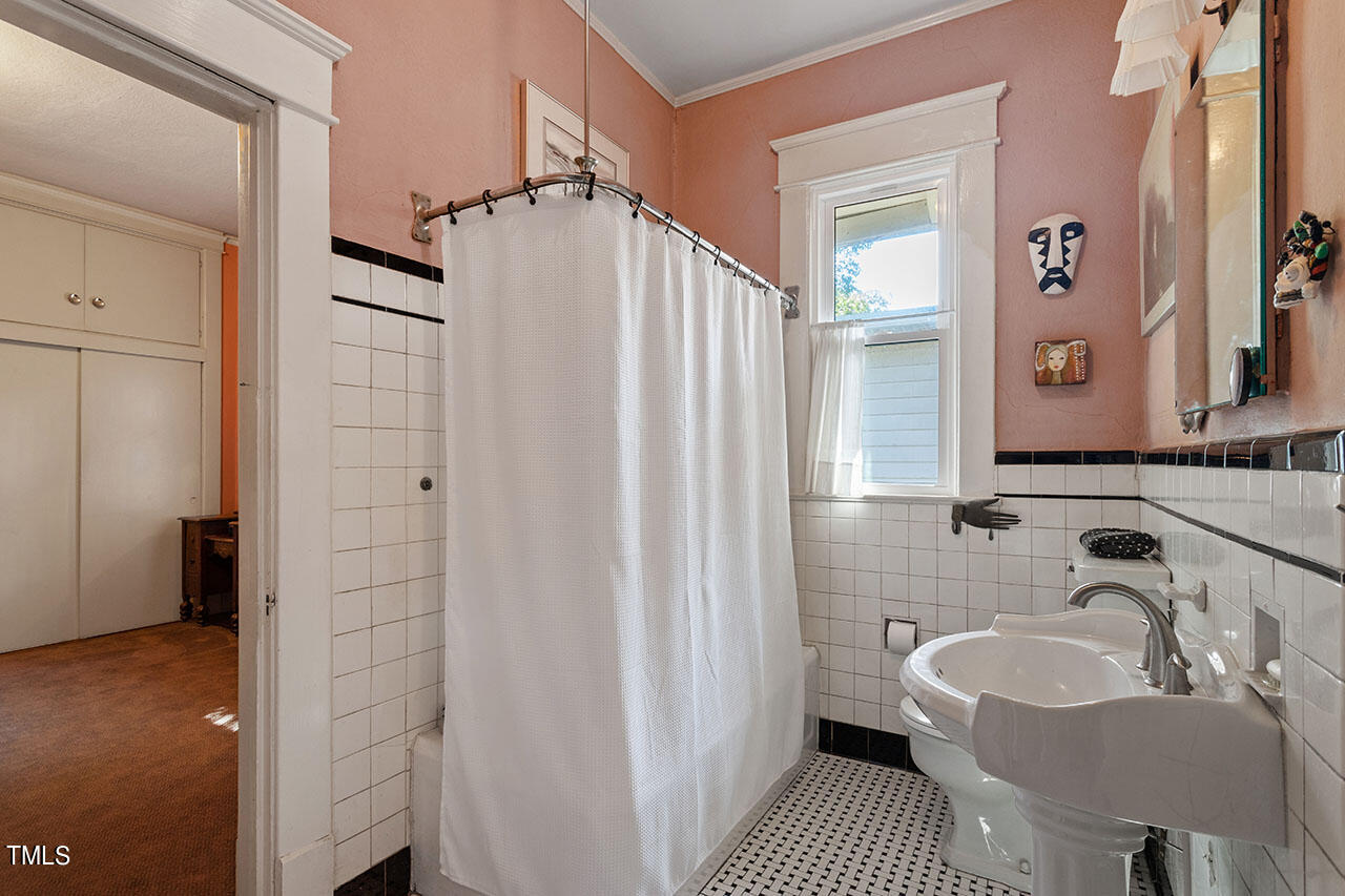 1104 North Gregson Street Durham, NC 27701 - Photo 25 of 45 1104 North Gregson Street P_34