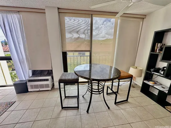 $3,200 | 322 Aoloa Street, Unit 404, Kailua, HI 96734