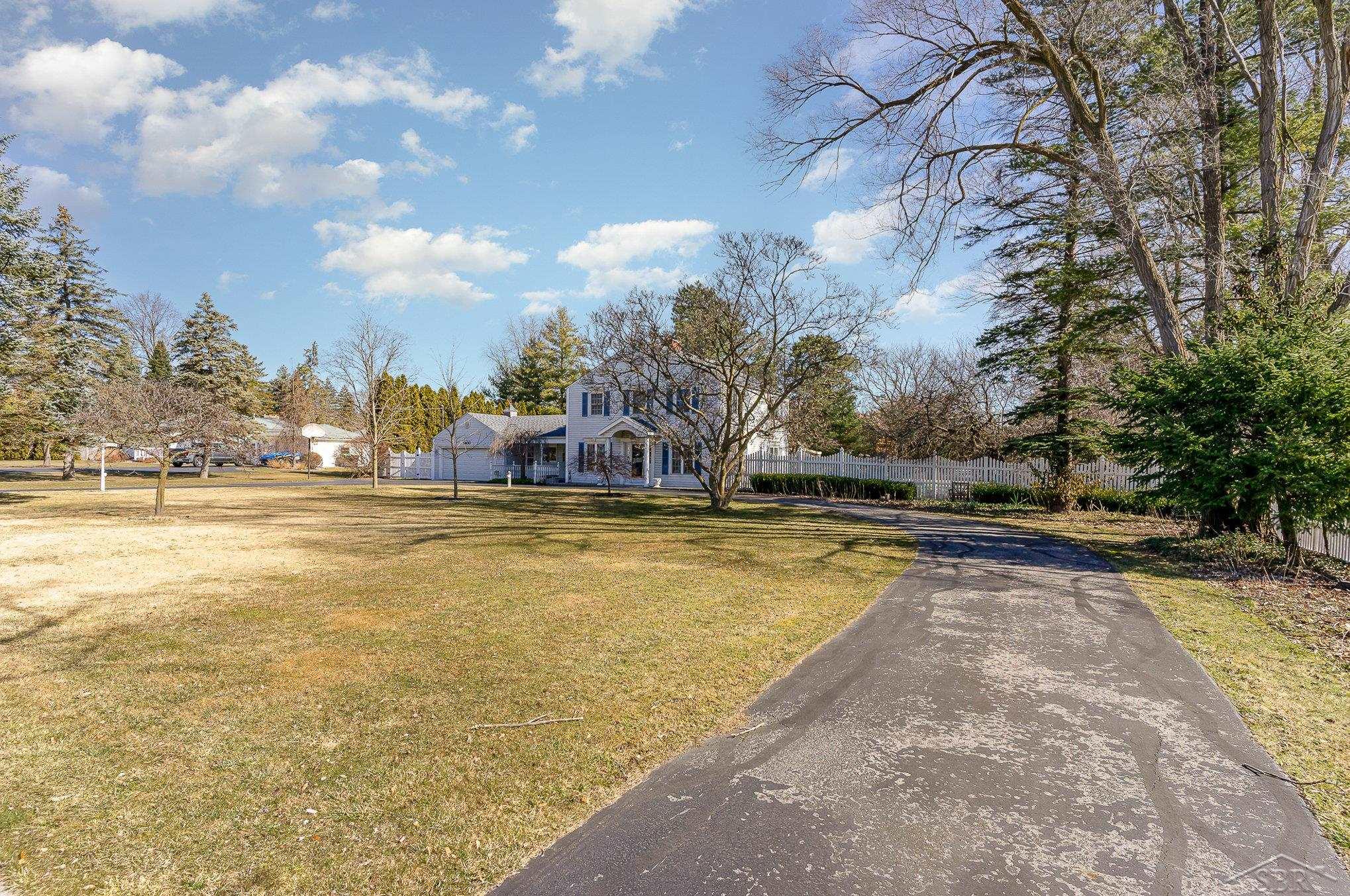 1400 Hemmeter Road Saginaw, MI 48638 - Photo 4 of 39 50134794-87f013c6-cdf5-4739-a241-4b5e1e9a9867.JPG