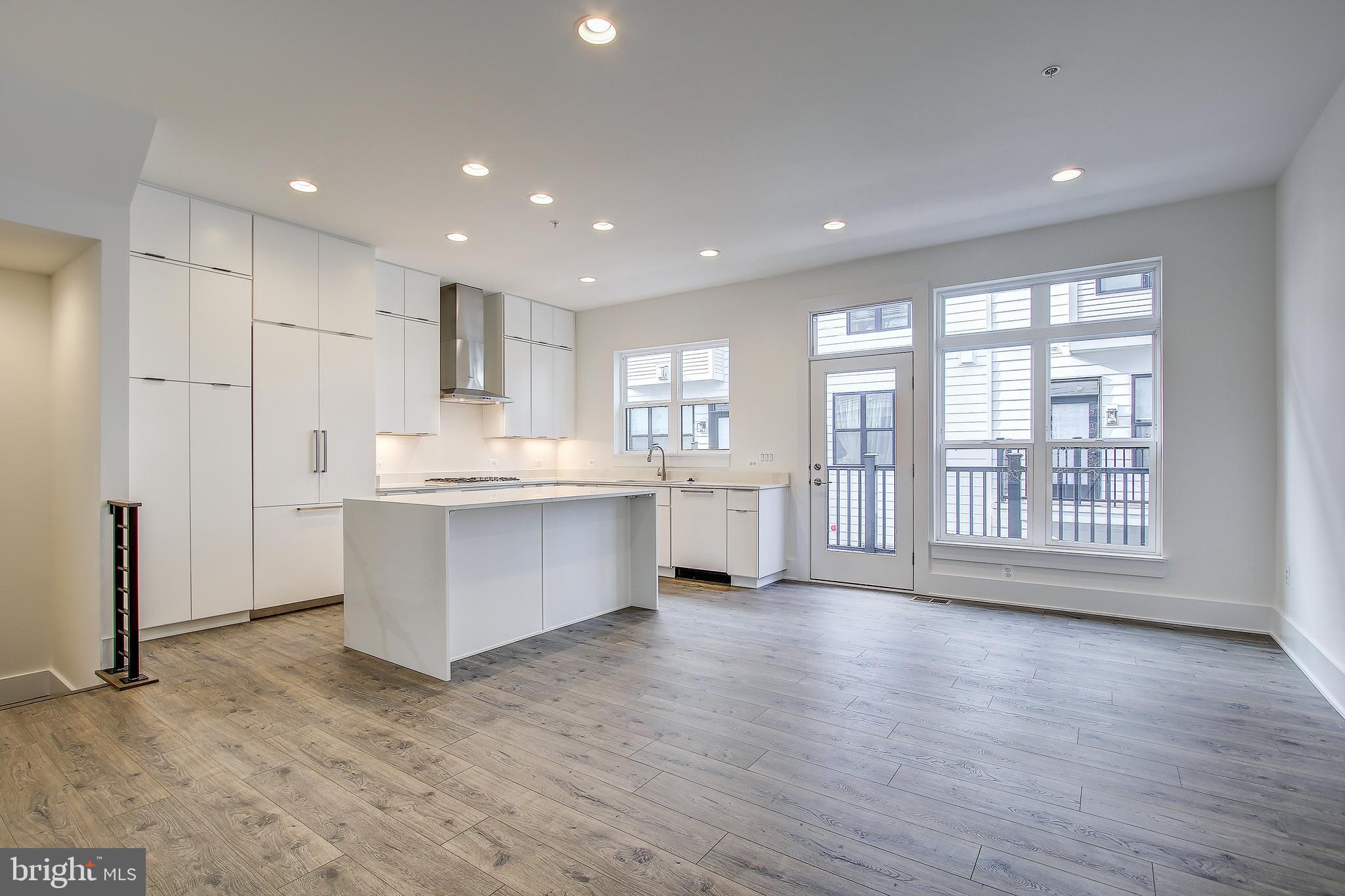 11306 Emerald Park Road Potomac, MD 20854 - Photo 11 of 42