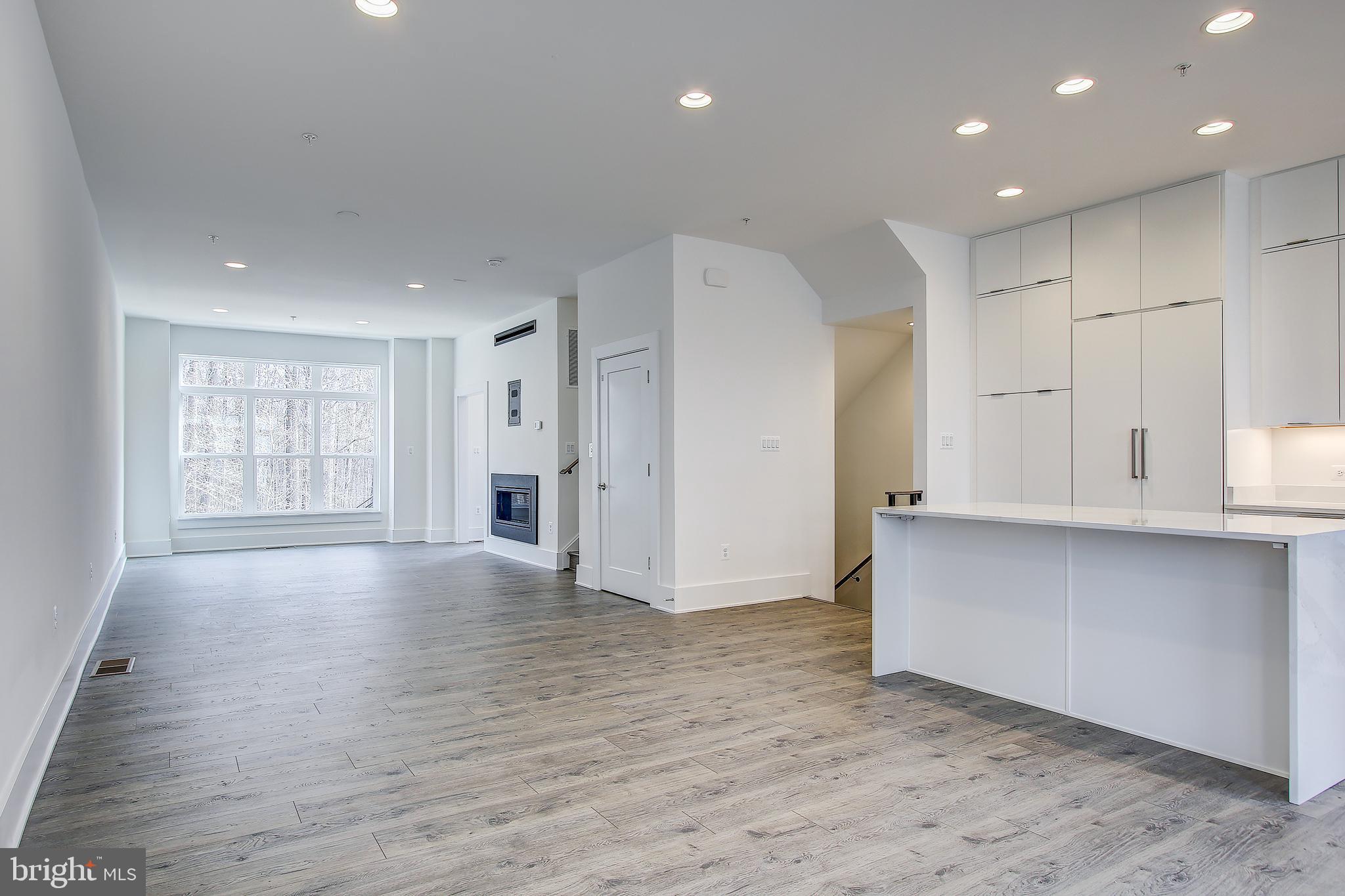 11306 Emerald Park Road Potomac, MD 20854 - Photo 14 of 42