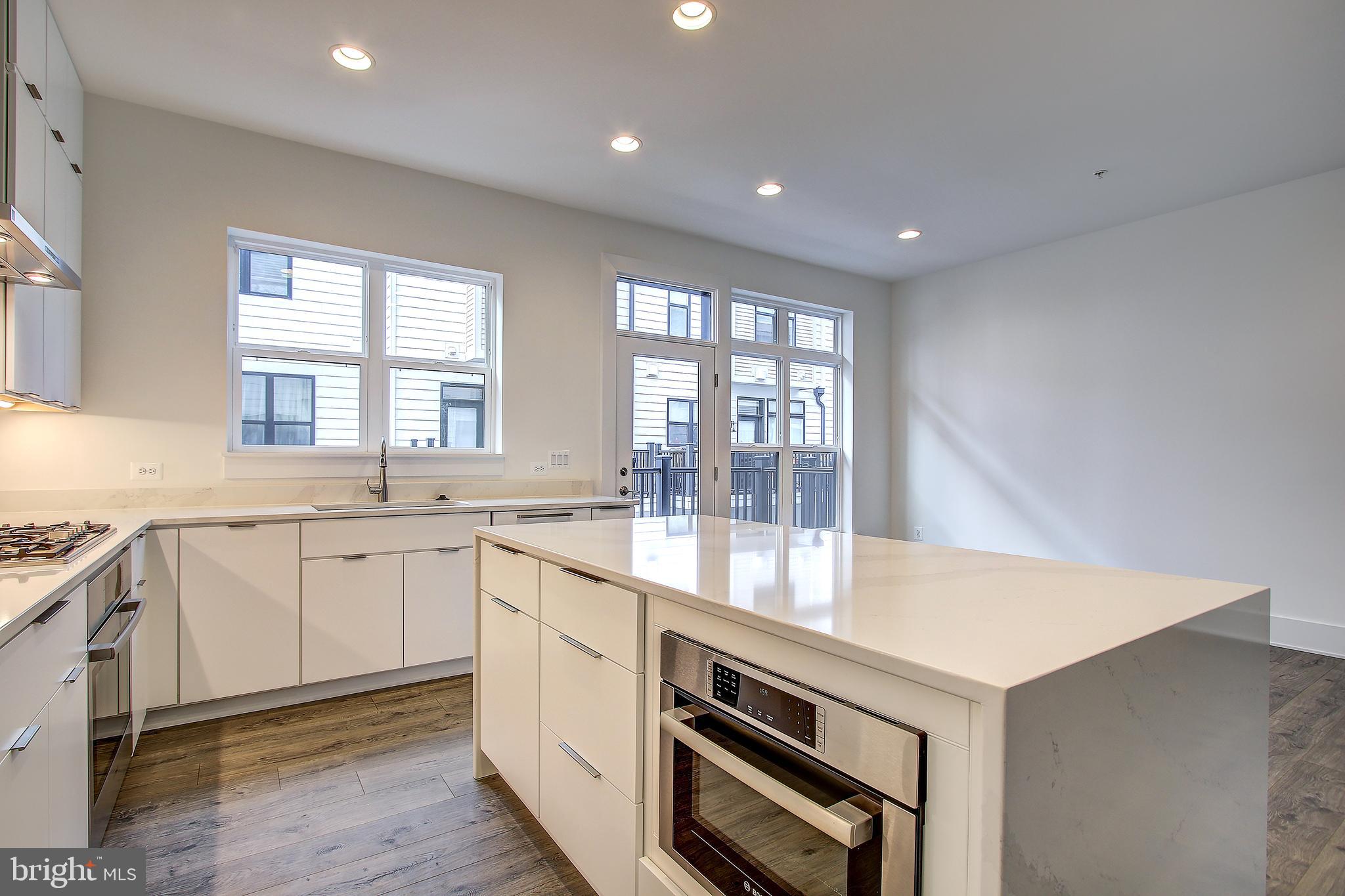 11306 Emerald Park Road Potomac, MD 20854 - Photo 16 of 42