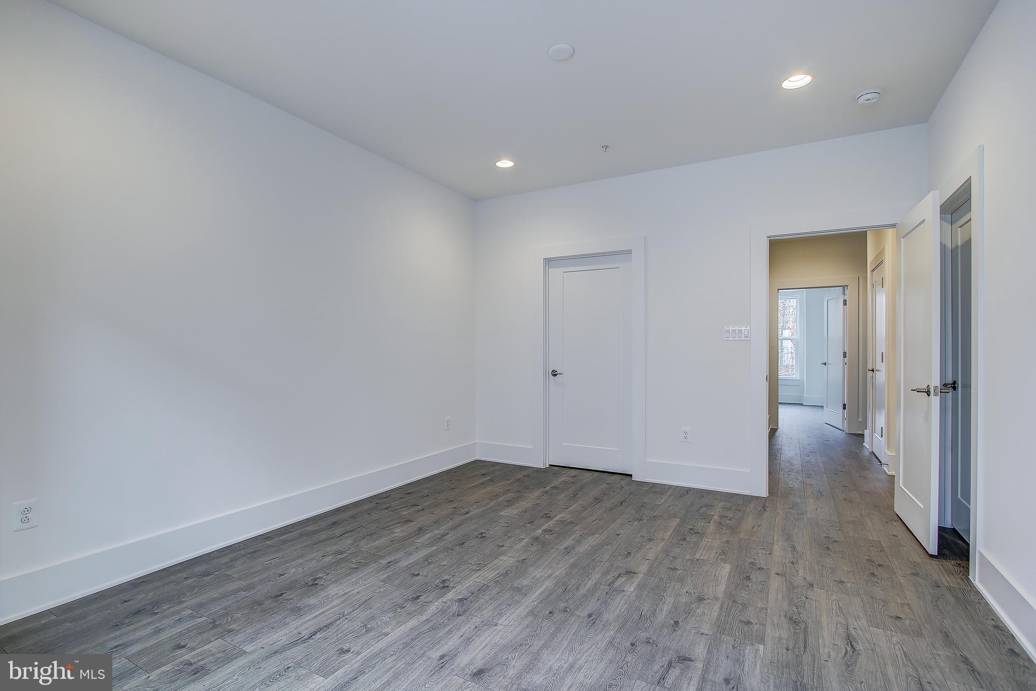 11306 Emerald Park Road Potomac, MD 20854 - Photo 19 of 42