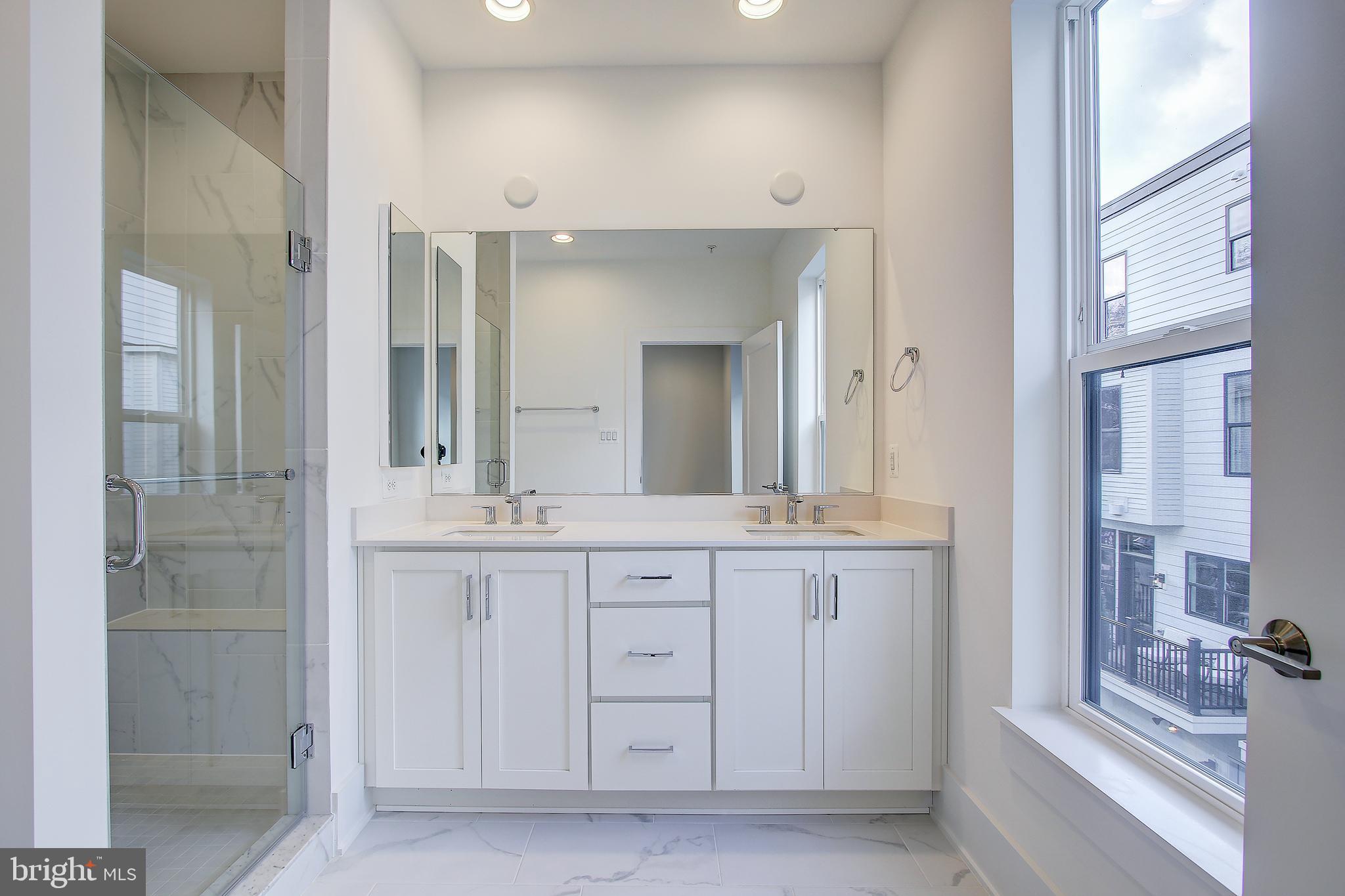 11306 Emerald Park Road Potomac, MD 20854 - Photo 20 of 42