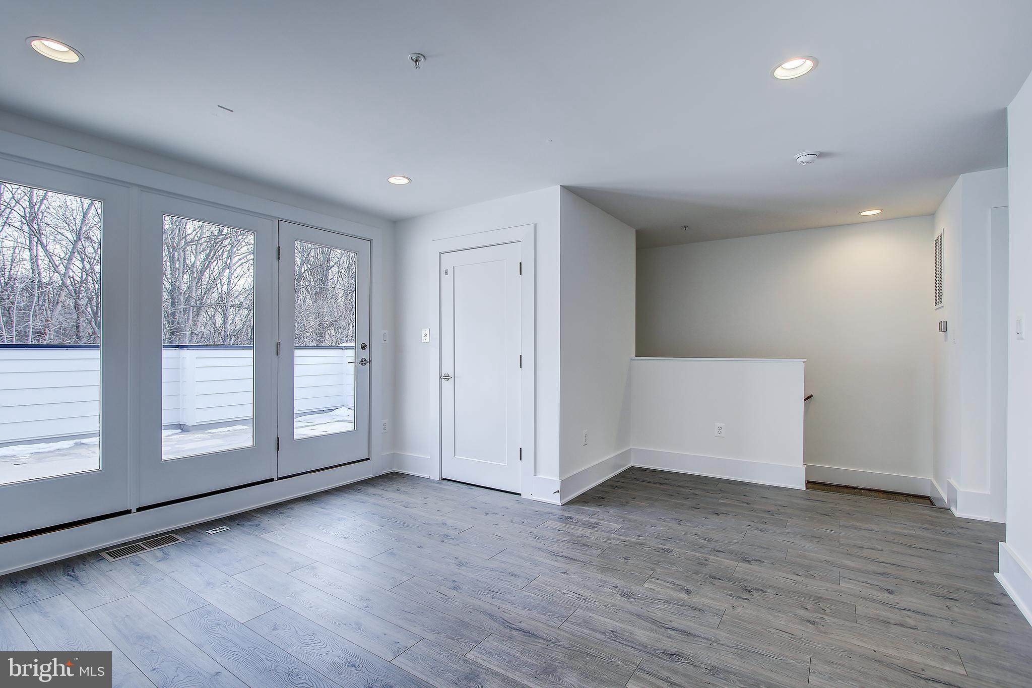 11306 Emerald Park Road Potomac, MD 20854 - Photo 27 of 42