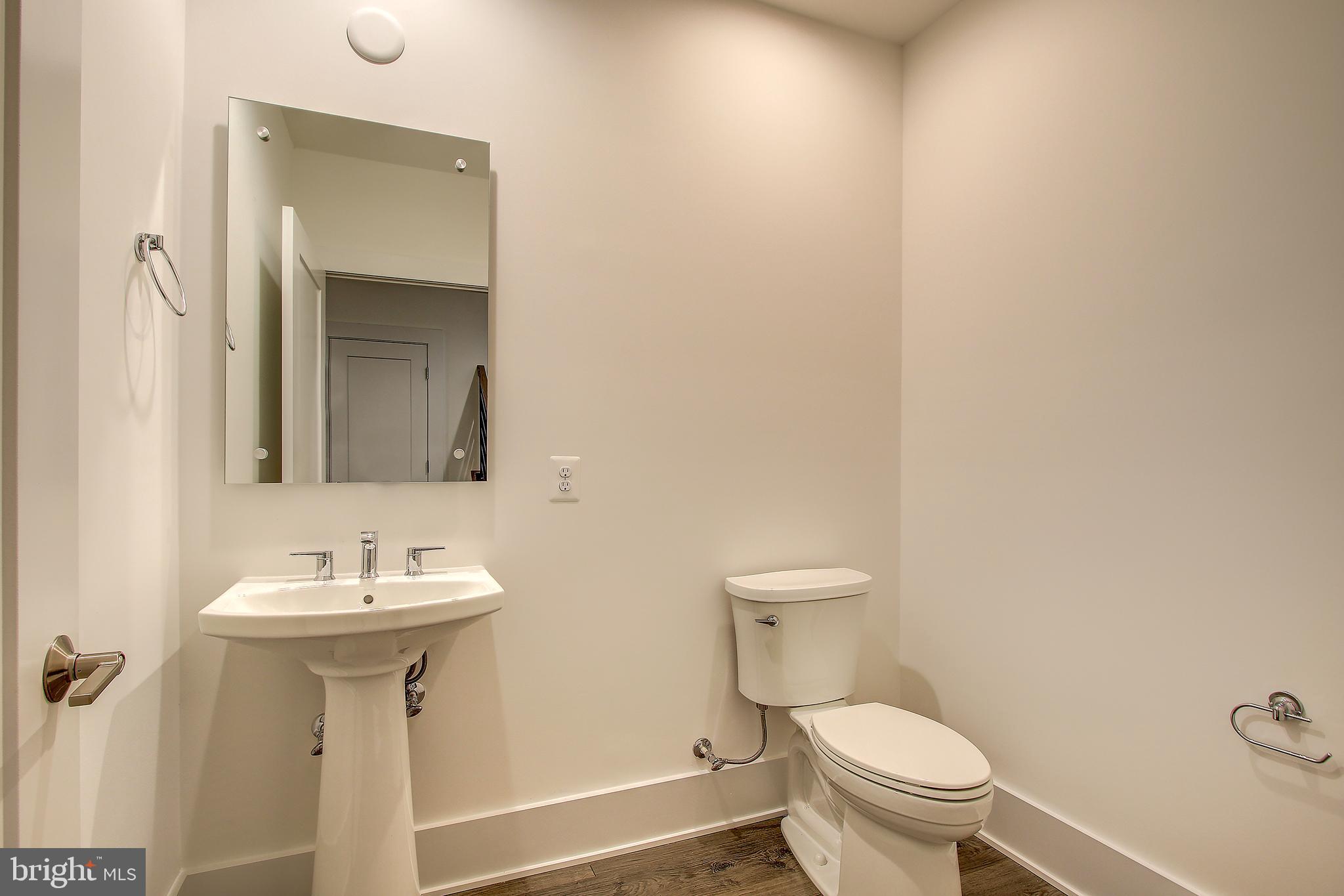 11306 Emerald Park Road Potomac, MD 20854 - Photo 31 of 42