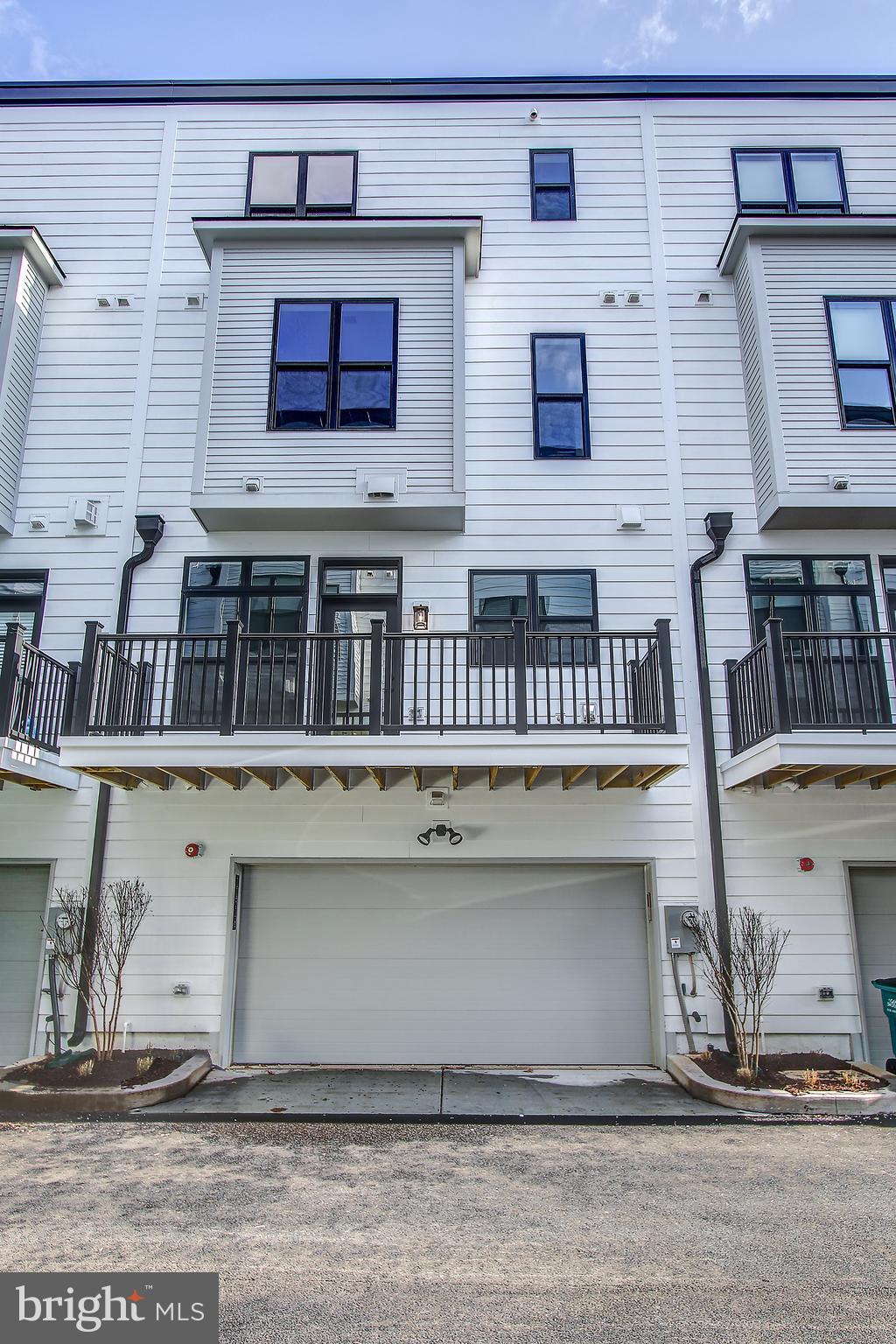 11306 Emerald Park Road Potomac, MD 20854 - Photo 35 of 42