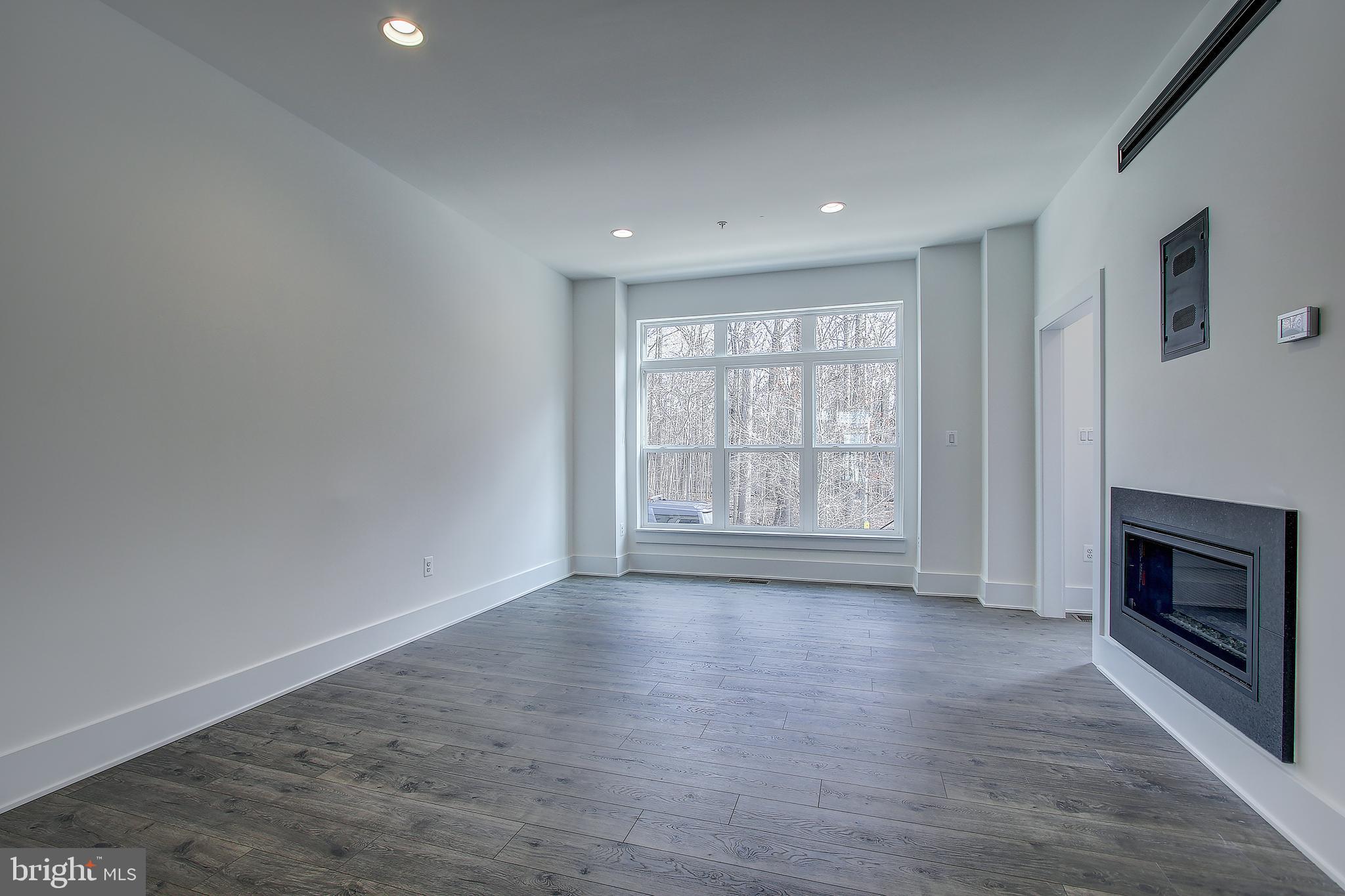 11306 Emerald Park Road Potomac, MD 20854 - Photo 10 of 42