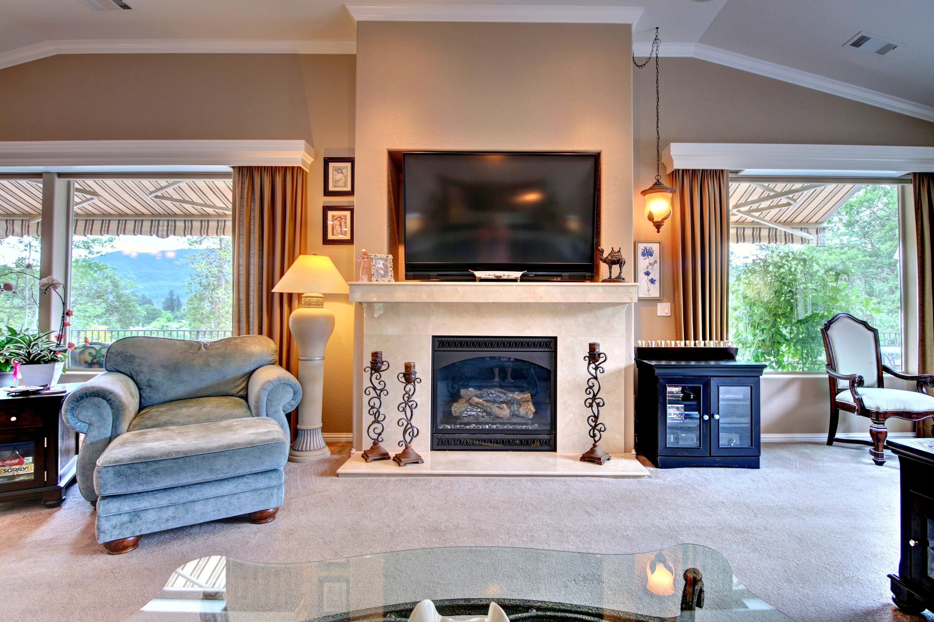 100 Springbrook Drive Grants Pass, OR 97527 - Photo 16 of 57 Gas Fireplace in Great Room