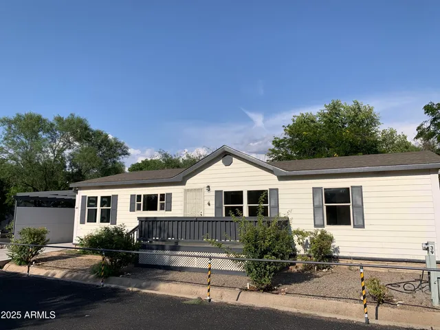 front view of house with a yard