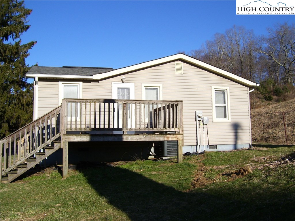 309 Ray Miller Road West Jefferson, NC 28694 - Photo 3 of 22 Gallery Image 3