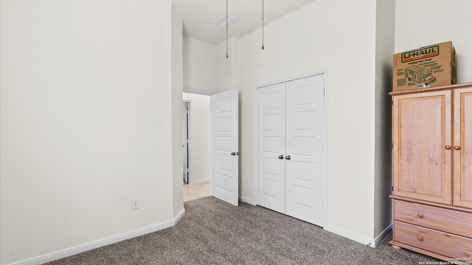 425 Foxbrook Way Cibolo, TX 78108 - Photo 24 of 29 a view of a room with cabinet