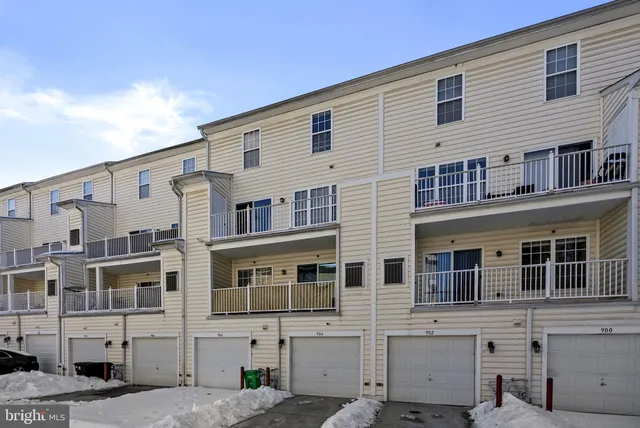 a large building with a lot of windows