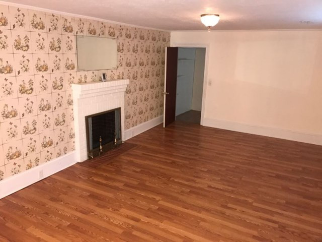 11920 Suttontown Road Faison, NC 28341 - Photo 4 of 21 LIVINGROOM