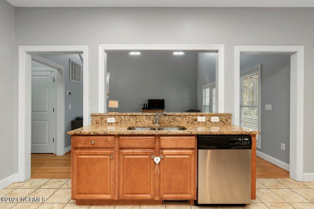 202 Whimbrel Way Hampstead, NC 28443 - Photo 16 of 48 DSC07489.jpg-SMALL