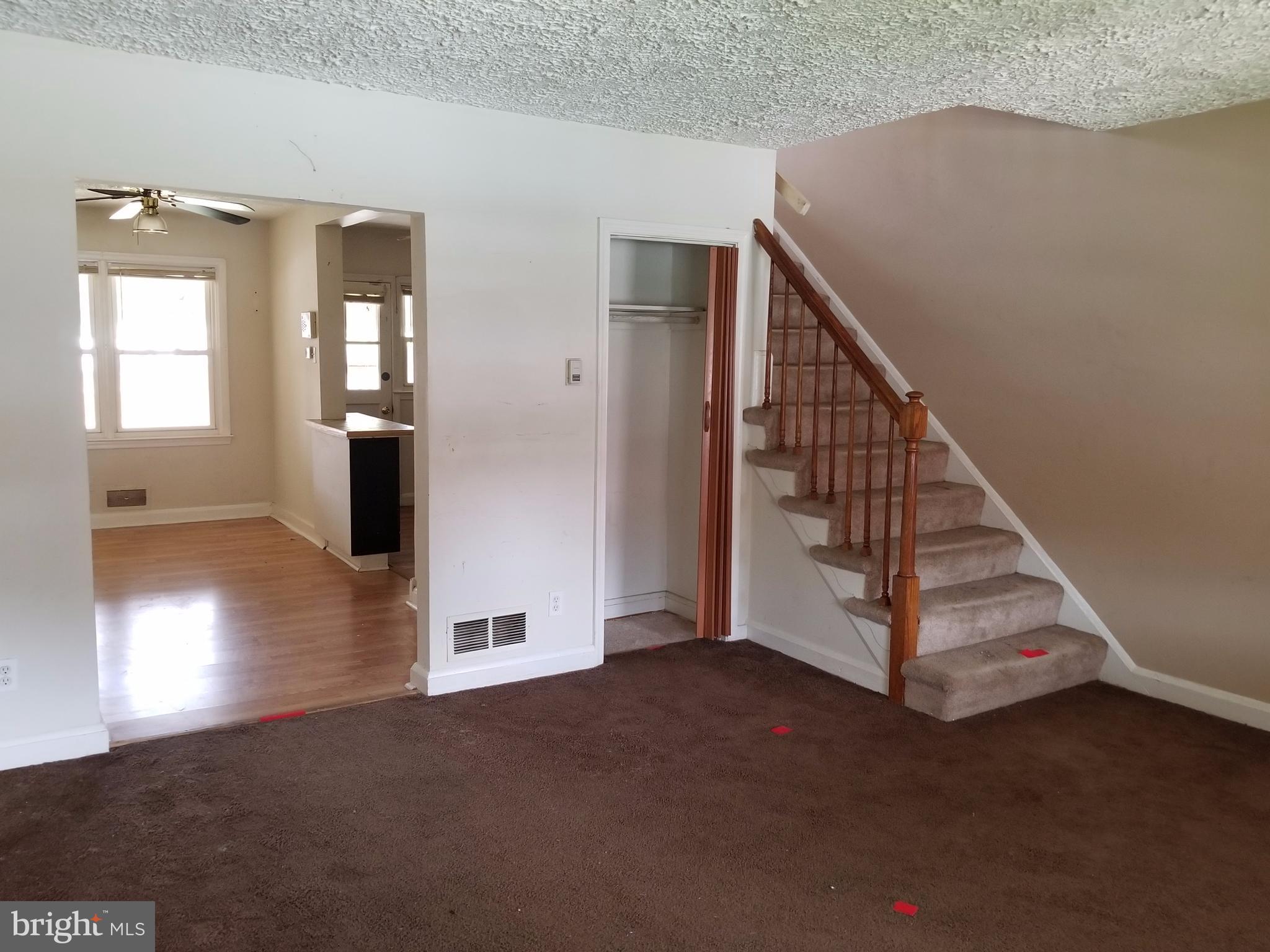 2121 Coralthorn Road Baltimore, MD 21220 - Photo 5 of 23 Living Room