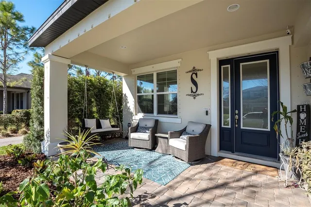 a view of a garden with a flower in a garden