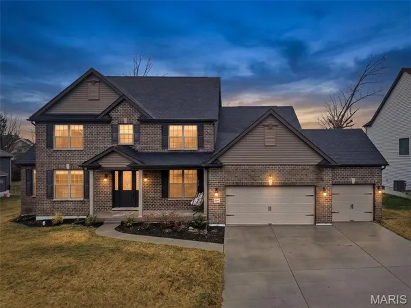 $775,000 | 209 Haver Hill Drive, Lake St. Louis, MO 63367