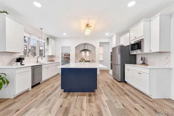 $775,000 | 209 Haver Hill Drive, Lake St. Louis, MO 63367