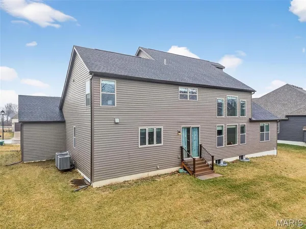 $775,000 | 209 Haver Hill Drive, Lake St. Louis, MO 63367