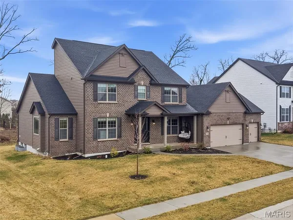 $775,000 | 209 Haver Hill Drive, Lake St. Louis, MO 63367