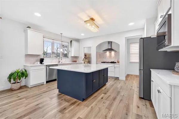 $775,000 | 209 Haver Hill Drive, Lake St. Louis, MO 63367