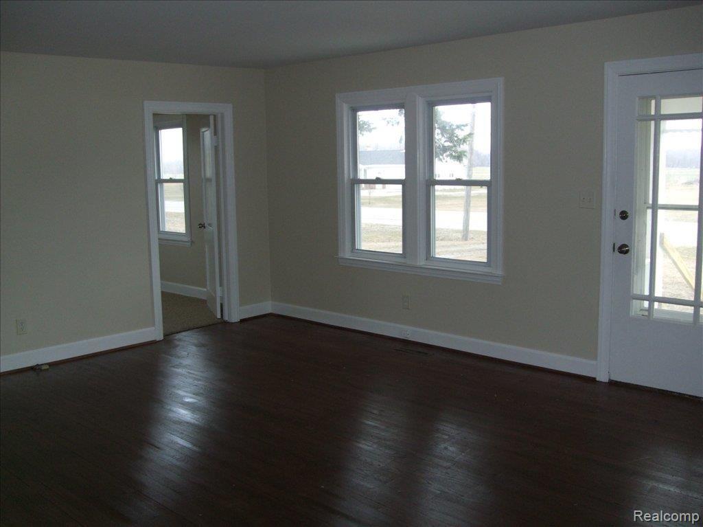 6209 North Road Fort Gratiot, MI 48059 - Photo 4 of 18 DSCF7224