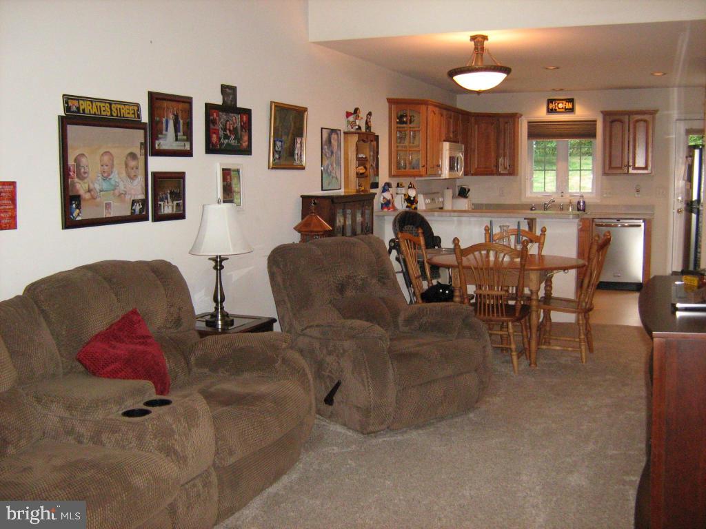 447 Rabbit Hill Lane Lancaster, PA 17603 - Photo 6 of 32 Gallery Image 6