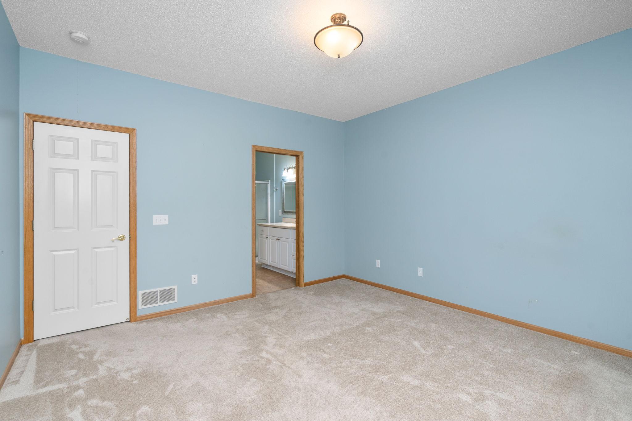 8042 Autumn Ridge Way Chanhassen, MN 55317 - Photo 14 of 28