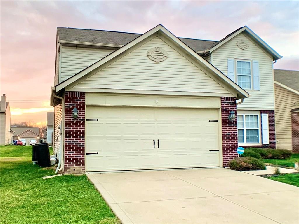 2628 Rothe Lane Indianapolis, IN 46229 - Photo 3 of 31 Gallery Image 3