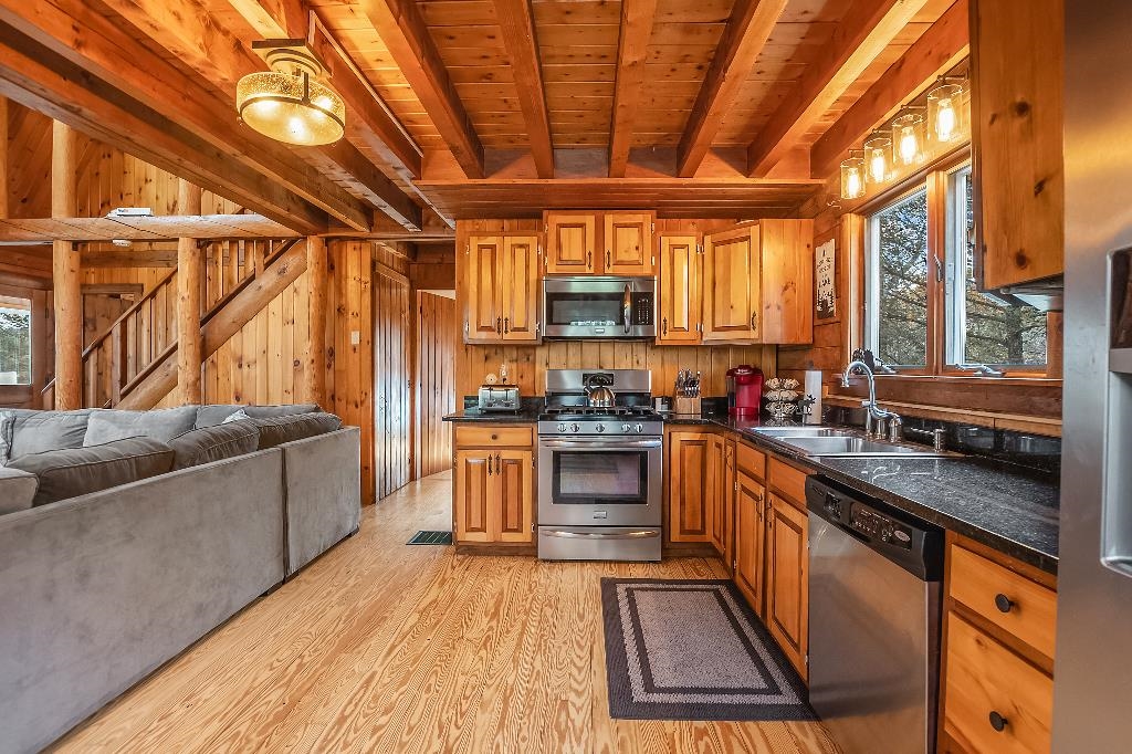 86 Smith Point Road Alton, NH 03810 - Photo 4 of 43