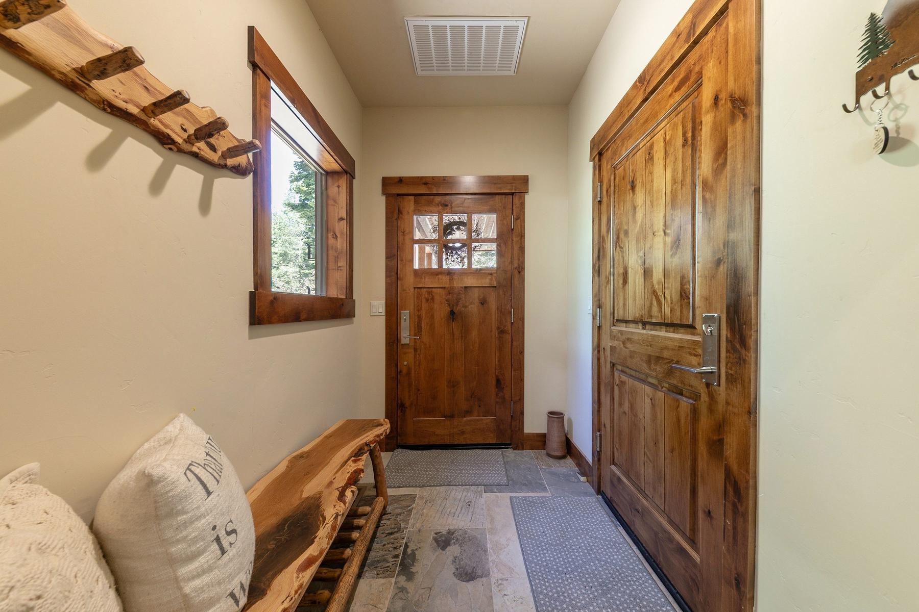 14141 Tyrol Road Truckee, CA 96161 - Photo 5 of 28
