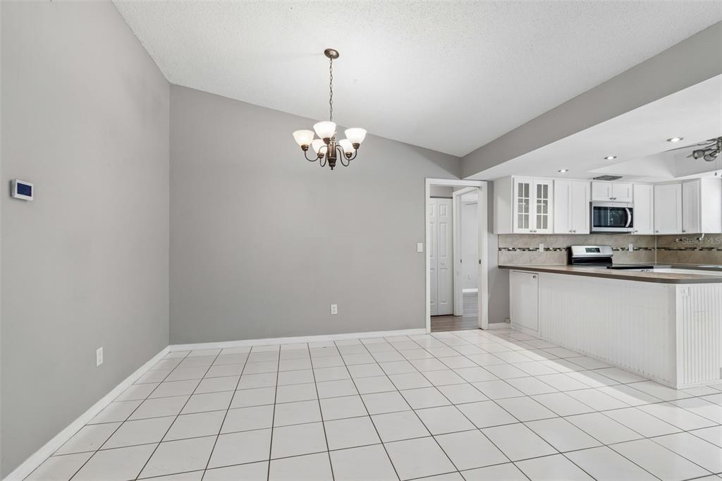 1733 Sutton Place Dunedin, FL 34698 - Photo 11 of 38