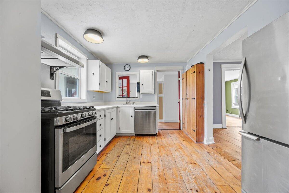 80 Skillin Road Cumberland, ME 04021 - Photo 2 of 37 Kitchen toward Entry