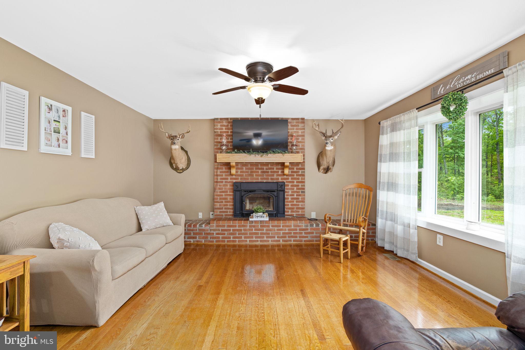 16492 Cox Mill Road Orange, VA 22960 - Photo 3 of 52 Living Room