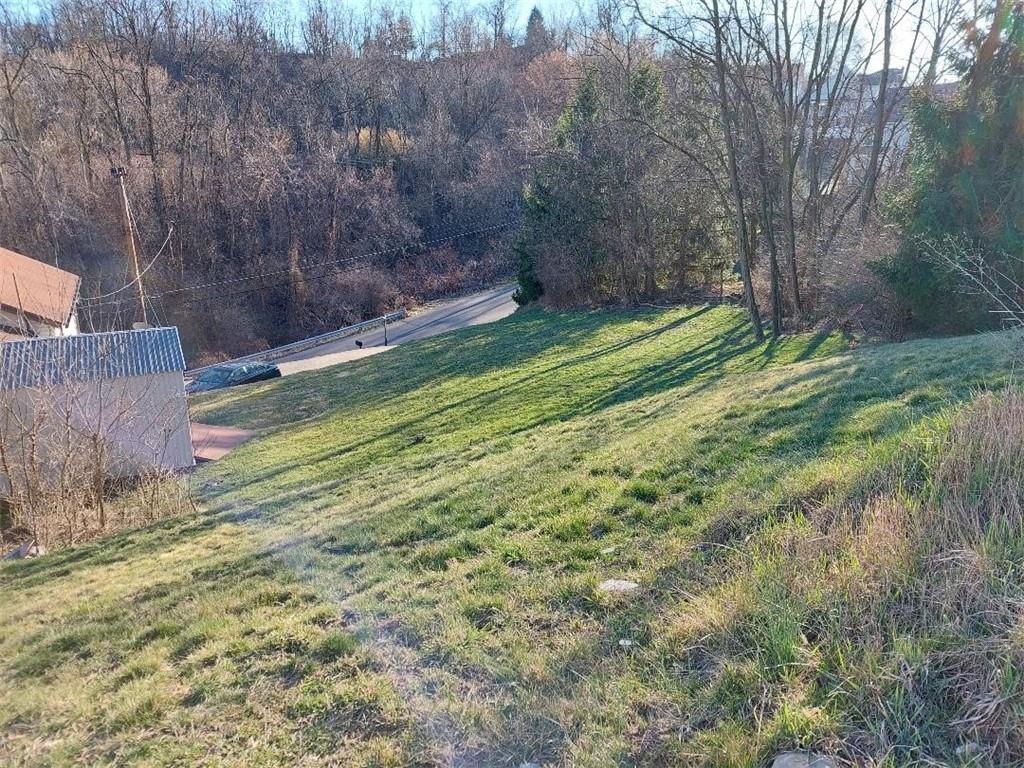 0 Oak Brook Circle Pittsburgh, PA 15220 - Photo 4 of 8 a view of a backyard