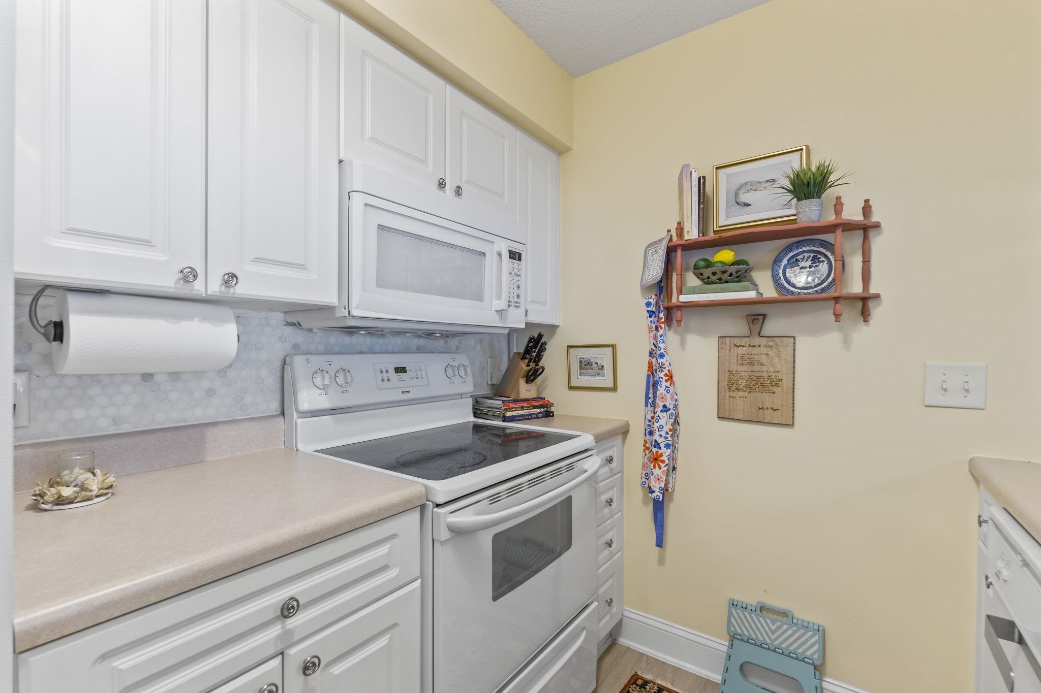 627 Woodmoor Drive, Unit 302 Murrells Inlet, SC 29576 - Photo 13 of 41