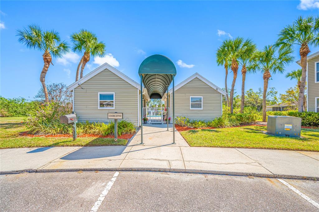 8122 45th Court East, Unit 3 Sarasota, FL 34243 - Photo 11 of 15