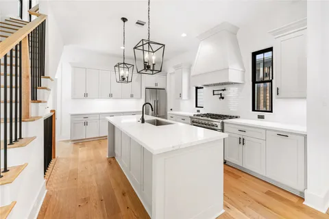 $699,900 | 517 East 4th Street, Houston, TX 77007